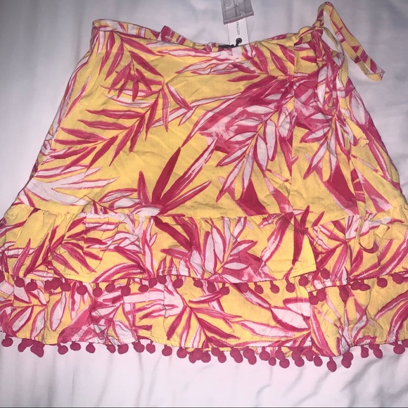 Lovers + Friends Yacht Party Crop in Festival Palm - Picture 6 of 6